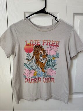 Pura Vida women/girls graphic tee